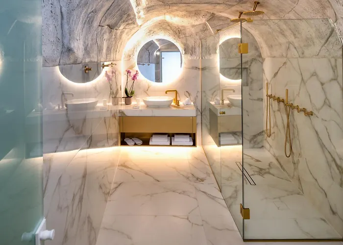 أورا سويتس بيت ضيافة فِروستيفاني