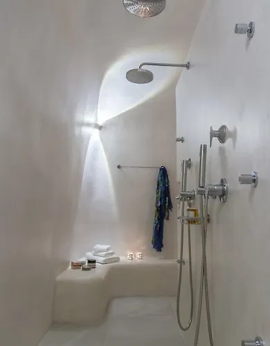 أورا سويتس فِروستيفاني