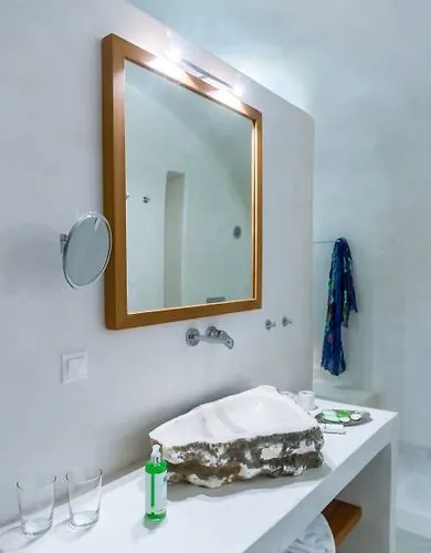 أورا سويتس 4* فِروستيفاني